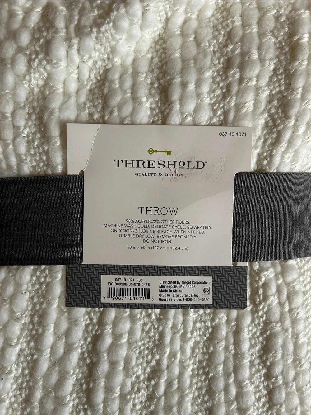 NWT Threshold Ivory Chunky Knit Fringe Throw